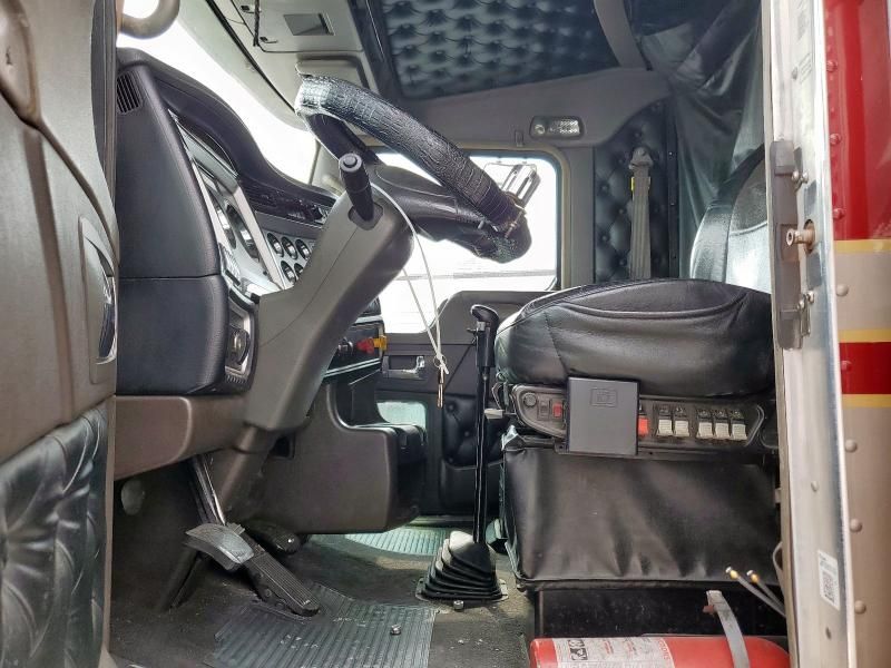 2016 Kenworth W9 Semi Truck