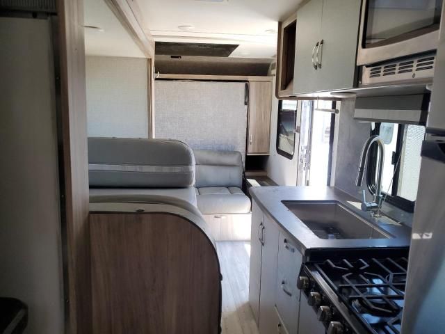 2022 Winnebago Minnie