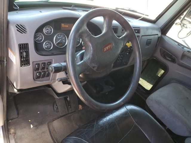 2017 Peterbilt 348
