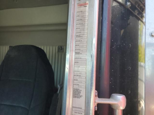 2010 Kenworth Construction T800