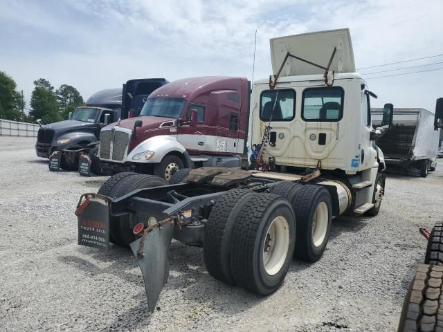 2015 Freightliner Cascadia 125 Semi Truck
