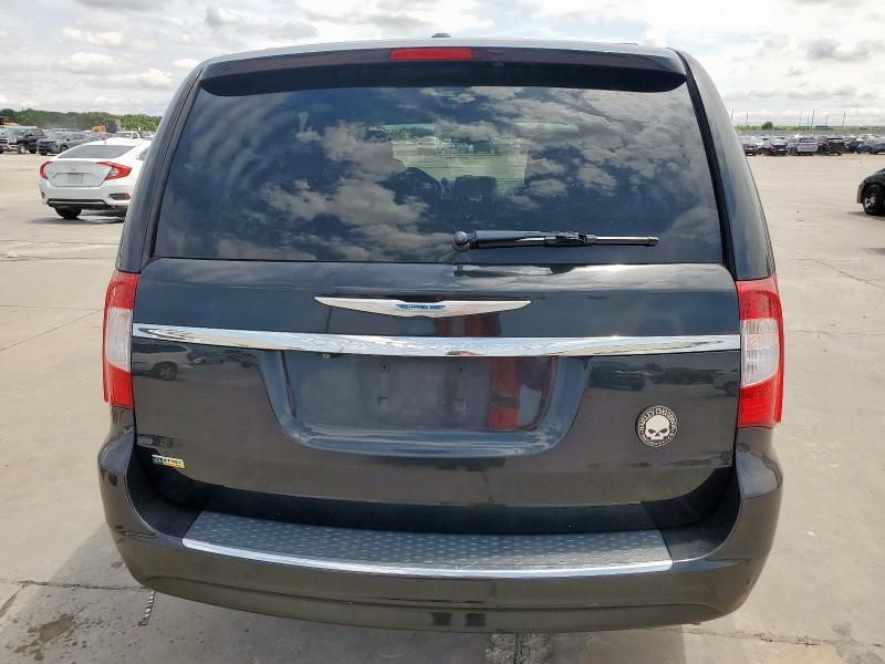 2015 Chrysler Town & Country Touring