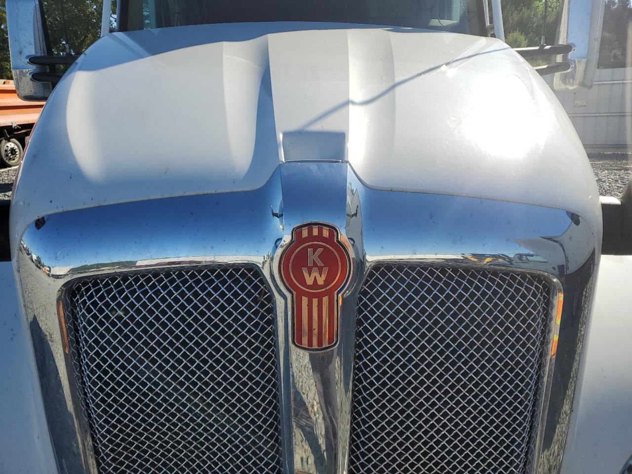 2025 Kenworth T680 Semi Truck