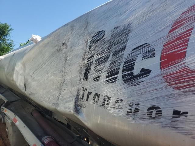 2017 Heil Tank Trailer
