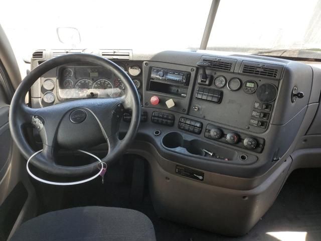2013 Freightliner Cascadia 125 Semi Truck