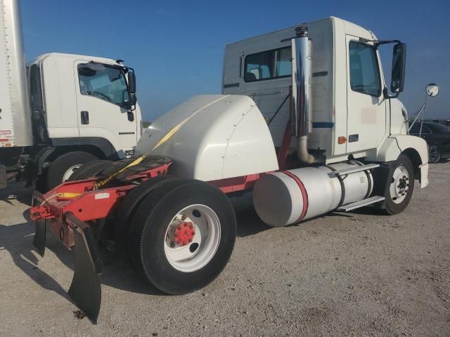 2006 Volvo VNL Semi Truck