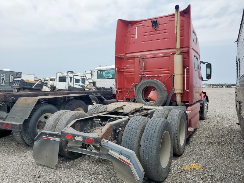 2007 Volvo VNL Semi Truck