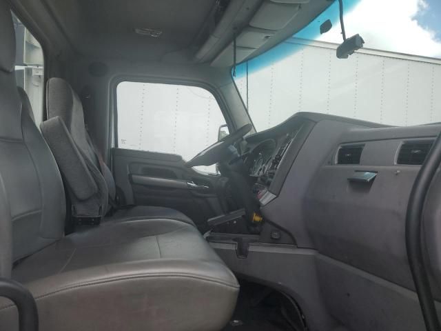 2014 Kenworth T680 Semi Truck