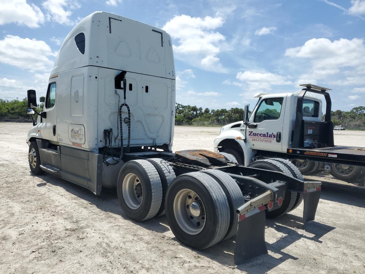 2018 Freightliner Cascadia 125