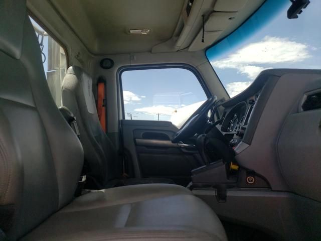 2014 Kenworth T680 Semi Truck