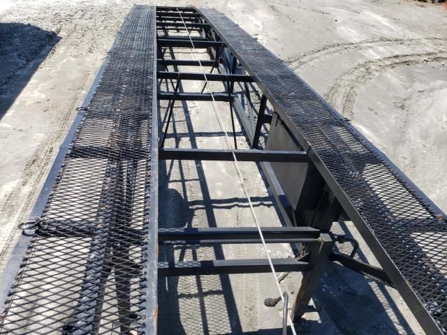 2004 East Manufacturing Trailer