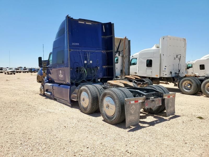 2020 International LT625 Semi Truck