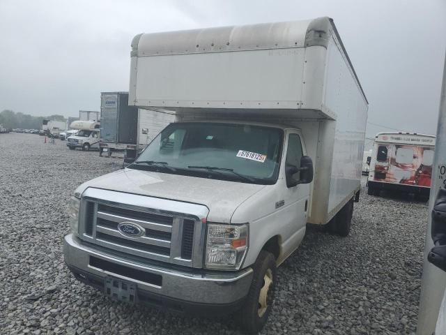 2016 Ford Econoline E450 Super Duty Cutaway Van