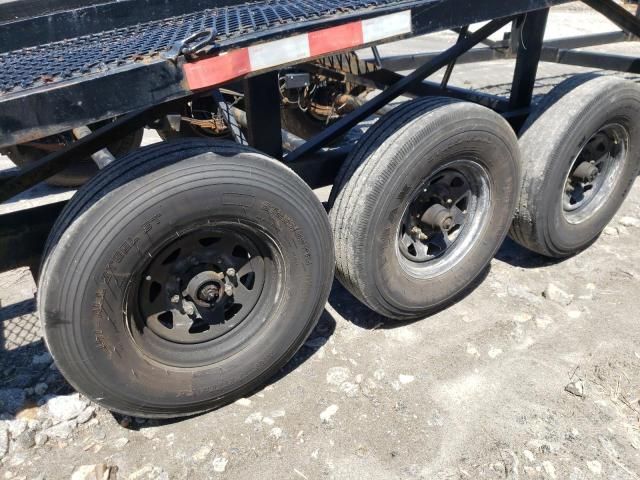 2004 East Manufacturing Trailer