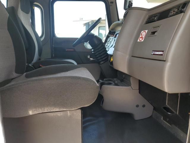 2021 Kenworth Construction T370