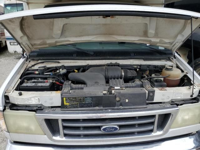 2003 Ford Econoline E450 Super Duty Cutaway Van