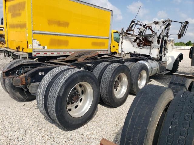 2008 Peterbilt 389 Semi Truck