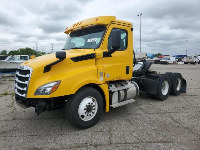 2020 Freightliner Cascadia 126 Semi Truck
