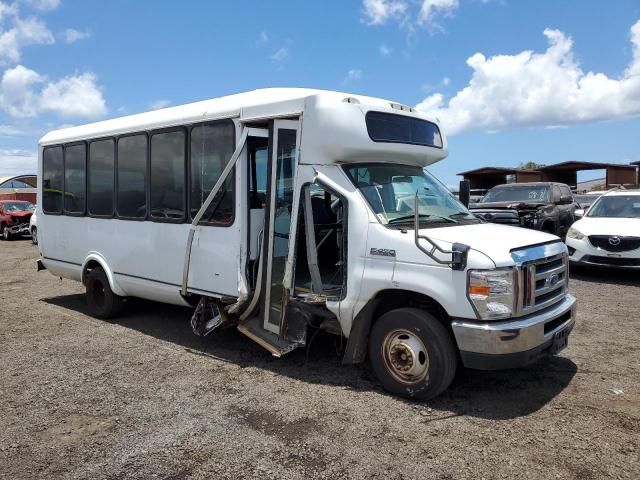 2017 Ford Econoline E450 Super Duty Cutaway Van