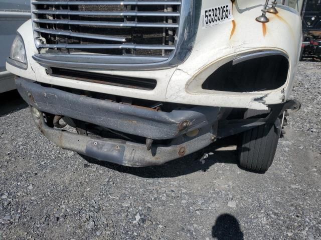 2005 Freightliner Conventional Columbia