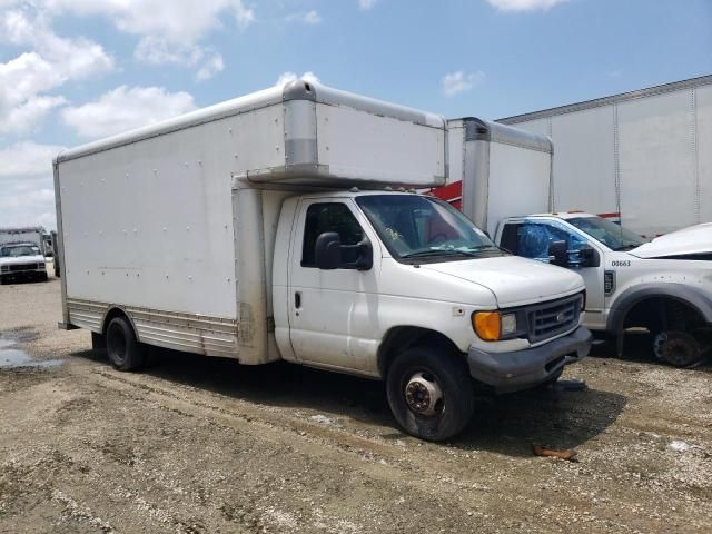 2007 Ford Econoline E450 Super Duty Cutaway Van