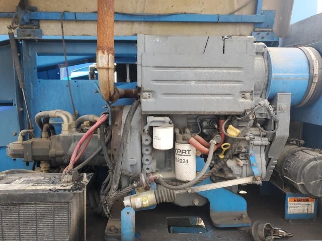 2005 Genie S-40 Boom Lift