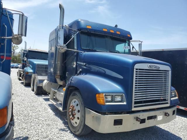 2000 Freightliner FLD Semi Truck