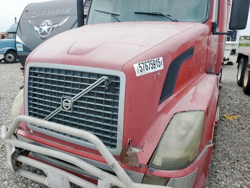 2007 Volvo VNL Semi Truck