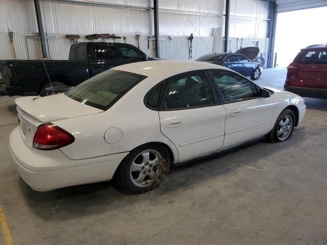 2004 Ford Taurus SE