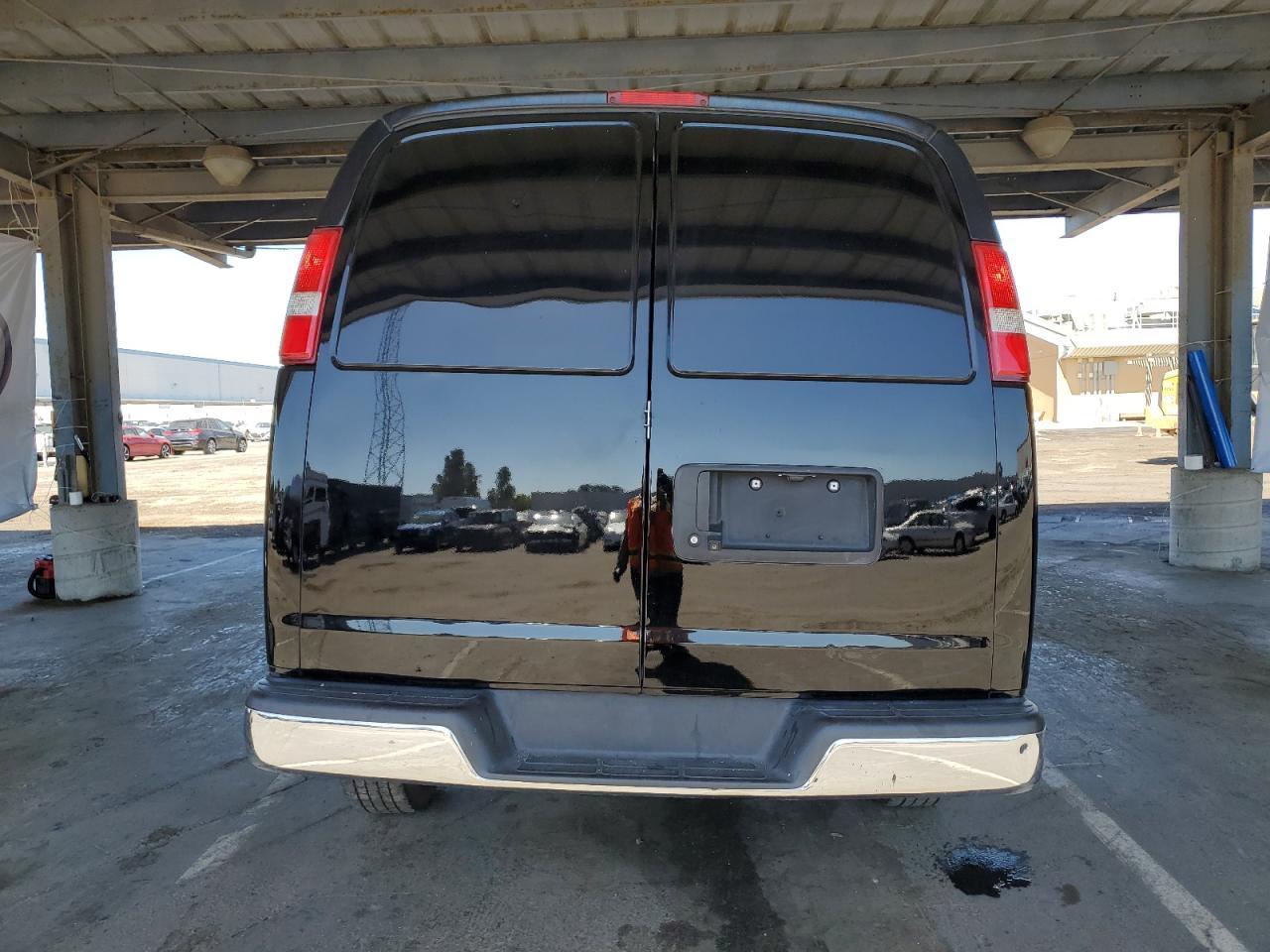 2017 Chevrolet Express G2500