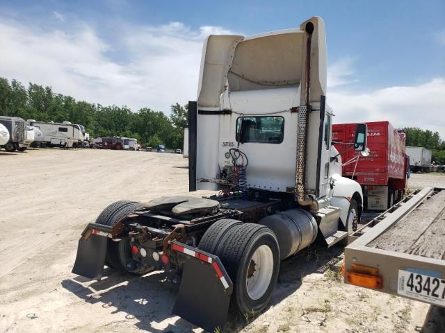 2013 Kenworth T660 Semi Truck