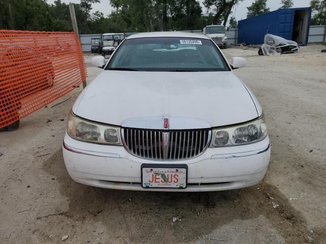 2002 Lincoln Town Car Executive