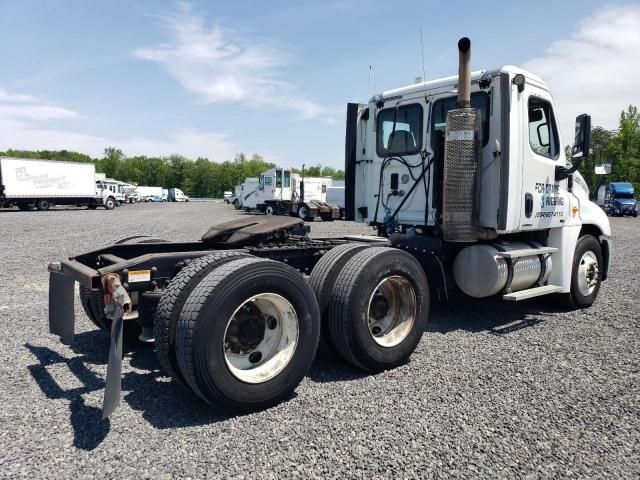 2011 Freightliner Cascadia 125 Semi Truck