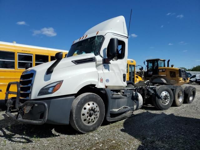 2022 Freightliner Cascadia 126 Semi Truck