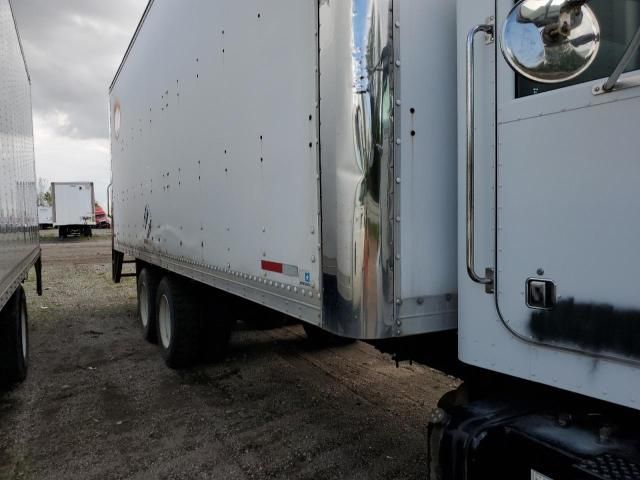2004 Peterbilt 330 BOX Truck