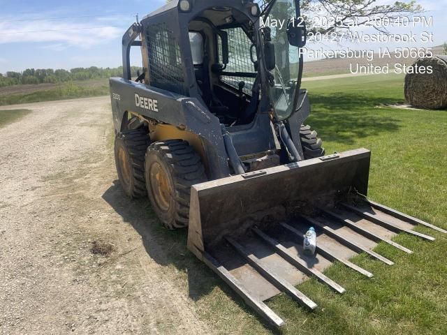 2012 John Deere 320