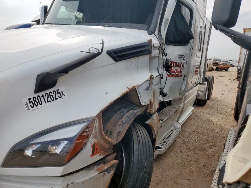 2021 Freightliner Cascadia 126 Semi Truck