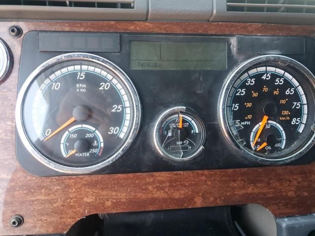 2017 Freightliner Cascadia 125