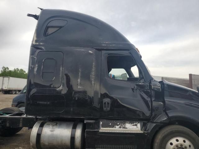 2020 Freightliner Cascadia 126
