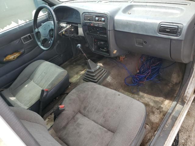 1995 Nissan Truck King Cab SE