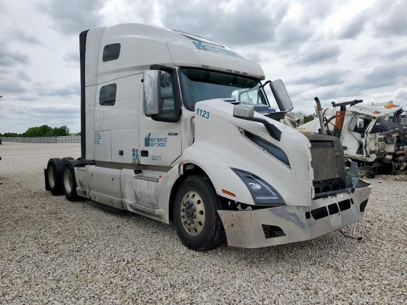 2020 Volvo VNL Semi Truck