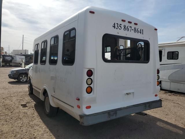 2000 Ford Econoline E350 Super Duty Cutaway Van