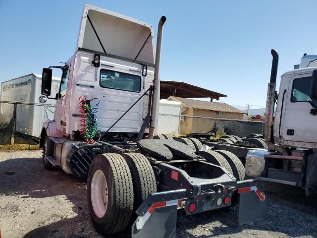 2011 Volvo VNL Semi Truck
