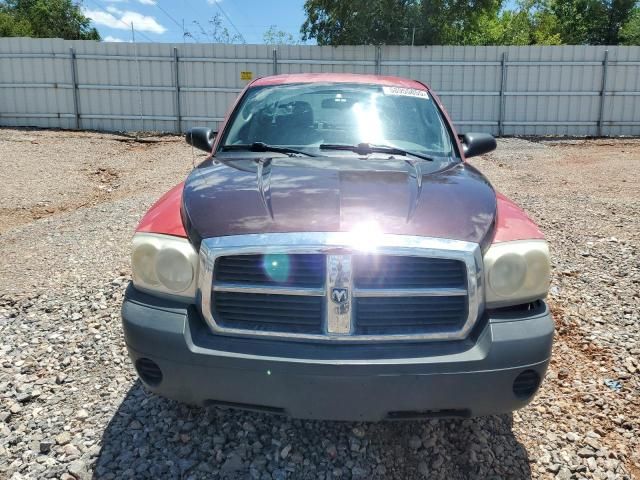 2005 Dodge Dakota Quattro
