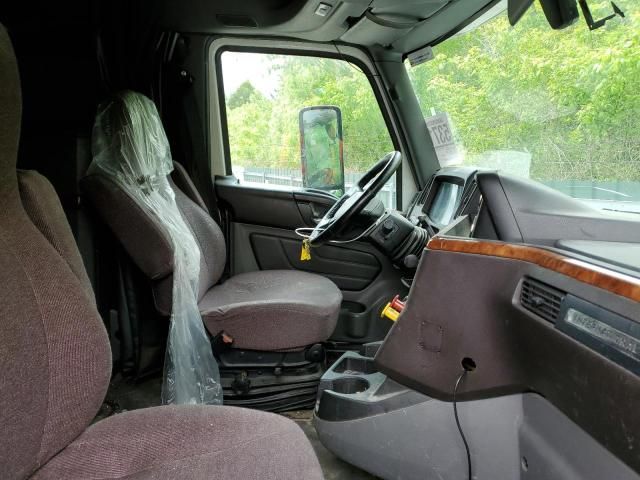 2018 International LT625