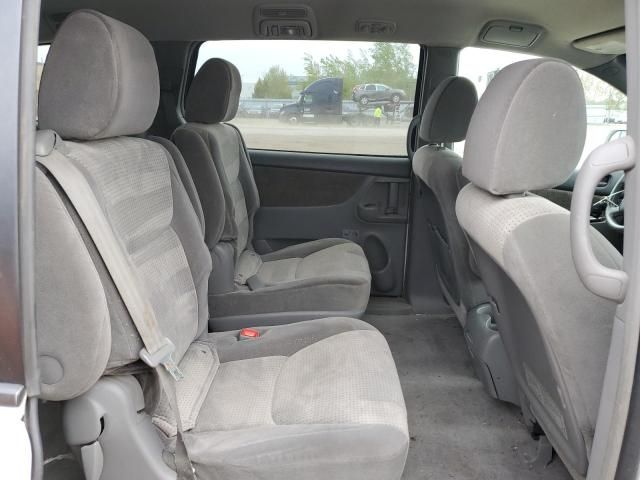 2010 Toyota Sienna CE