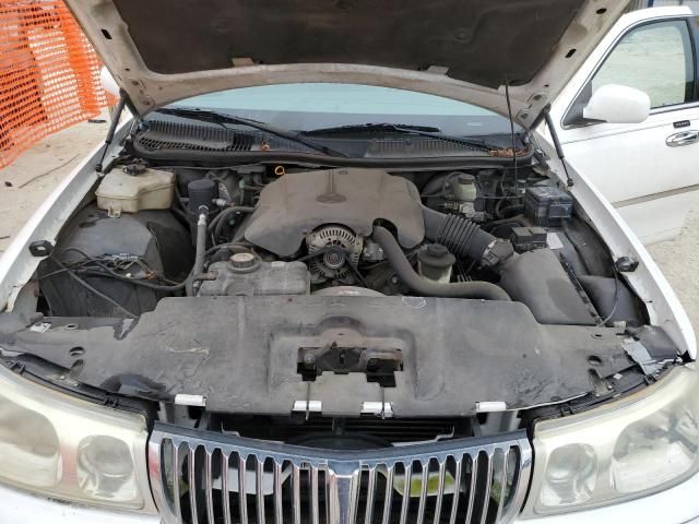 2002 Lincoln Town Car Executive