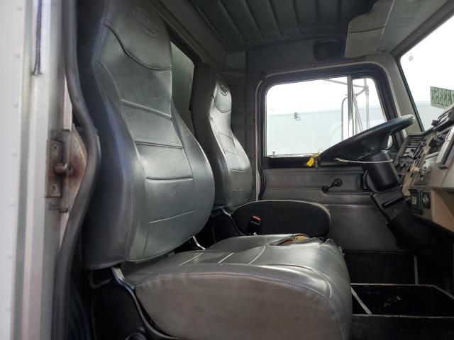 2004 Peterbilt 330 BOX Truck