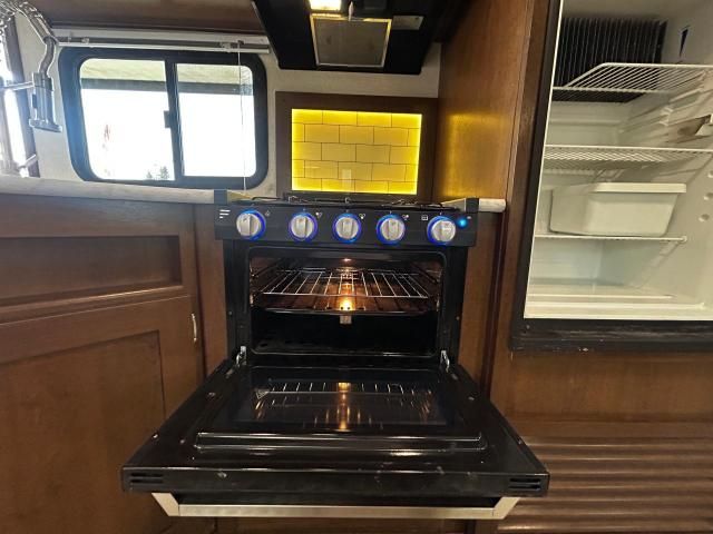 2019 Wildwood 2019 Avenger 27DBS