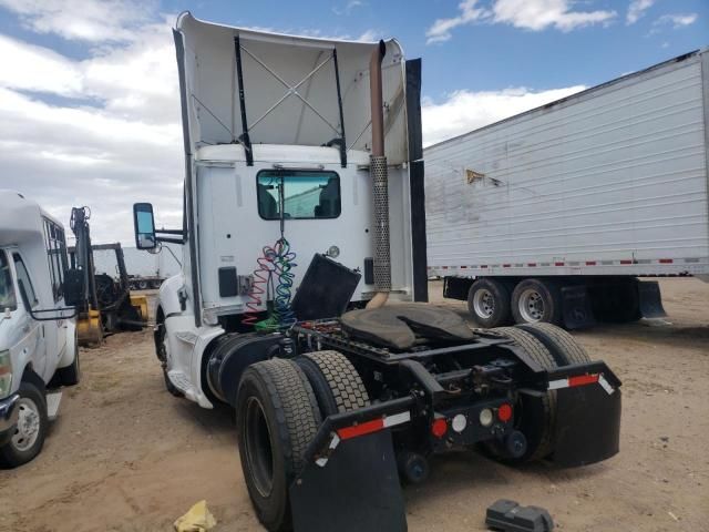 2014 Kenworth T680 Semi Truck